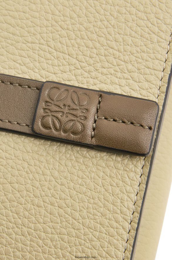 Loewe Жене троструки новчаник од мекане телеће коже жалфија зелена/тамно каки зелена HJTY1209