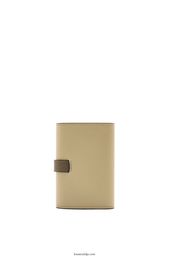 Loewe Жене мали вертикални новчаник од мекане телеће коже жалфија зелена/тамно каки зелена HJTY1210
