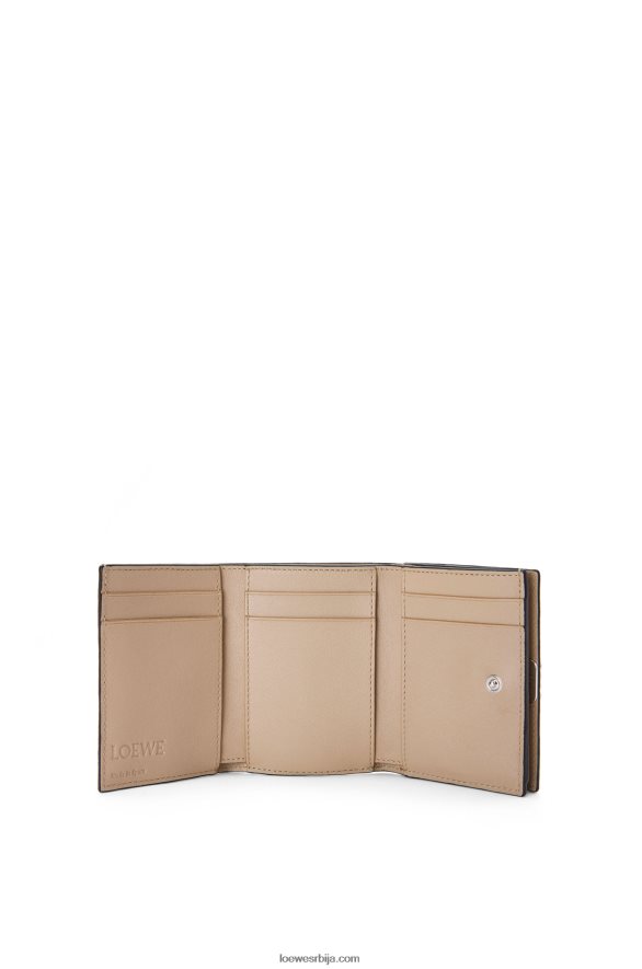 Loewe Жене анаграм троструки новчаник од телеће коже шљунчаног зрна песак HJTY1214