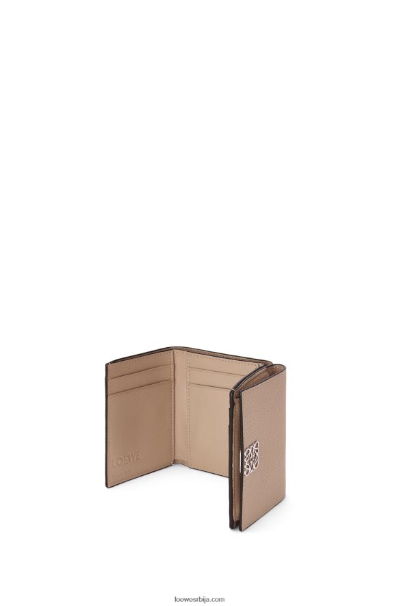 Loewe Жене анаграм троструки новчаник од телеће коже шљунчаног зрна песак HJTY1214