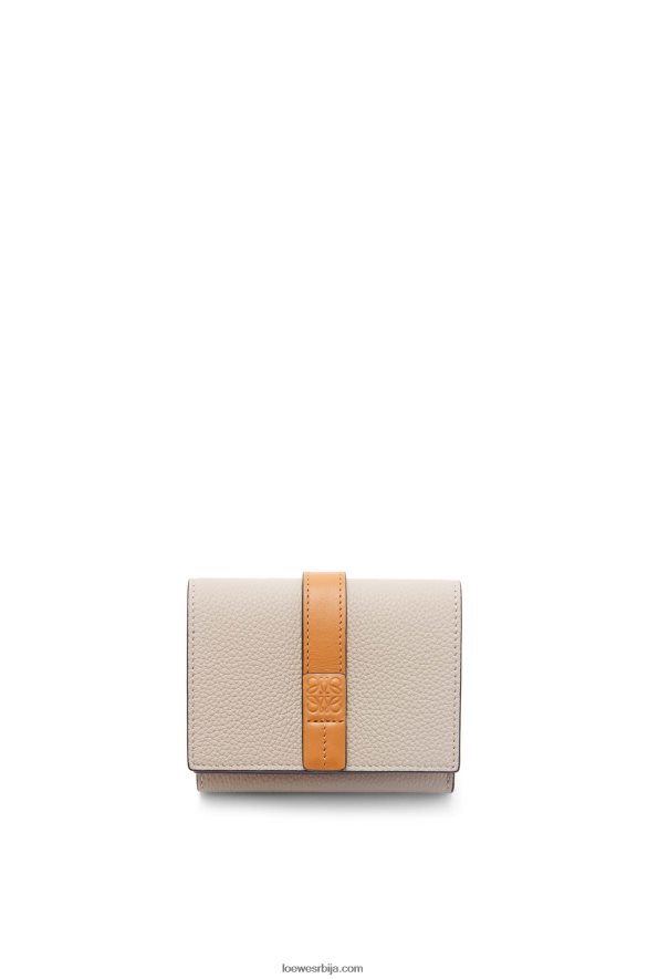 Loewe Жене троструки новчаник од мекане телеће коже лагани зоб/мед HJTY1219