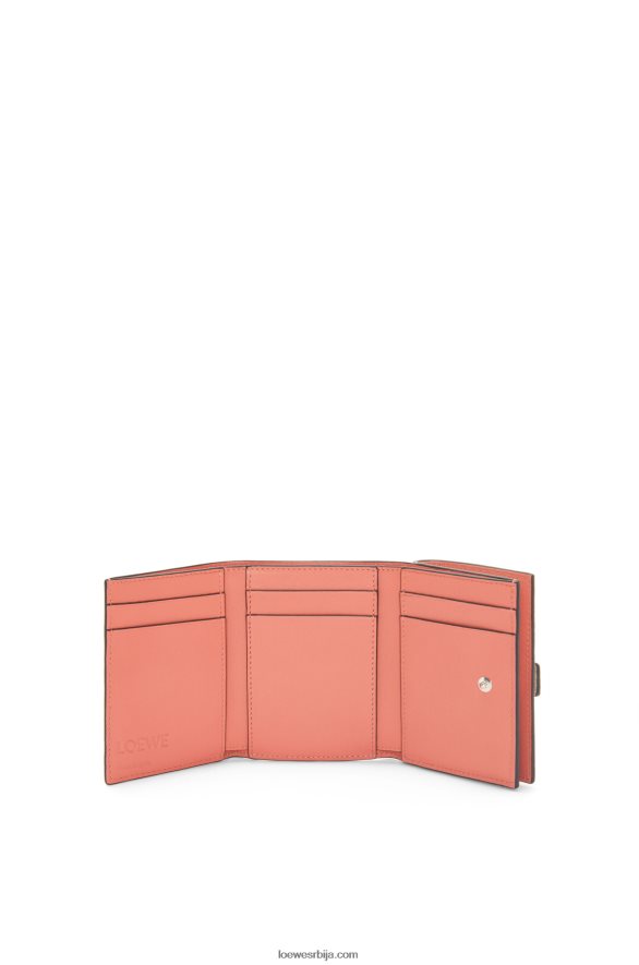 Loewe Жене троструки новчаник од мекане телеће коже лагани зоб/мед HJTY1219