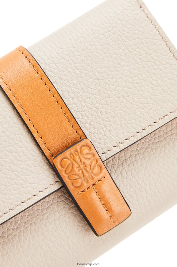 Loewe Жене мали вертикални новчаник од мекане телеће коже лагани зоб/мед HJTY1221