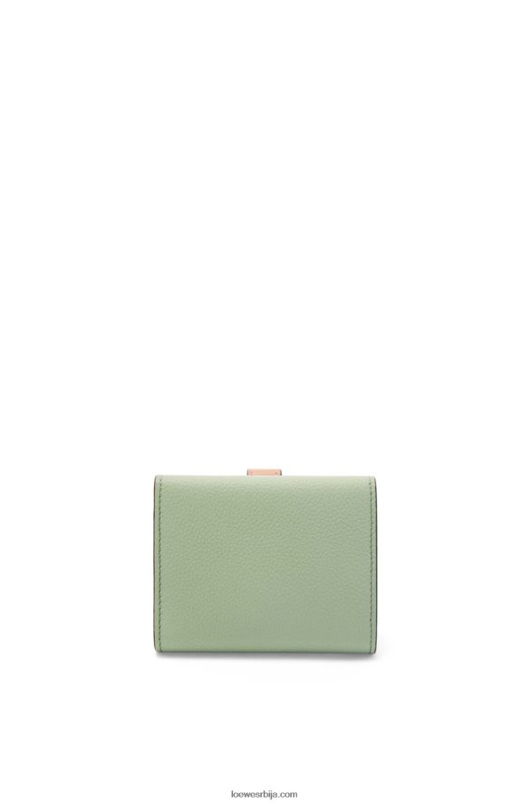 Loewe Жене троструки новчаник од мекане телеће коже рузмарин/тан HJTY1223