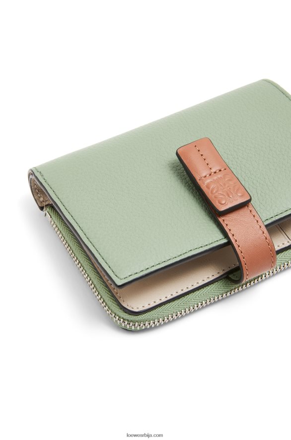Loewe Жене танак новчаник са патентним затварачем од мекане телеће коже рузмарин/тан HJTY1224