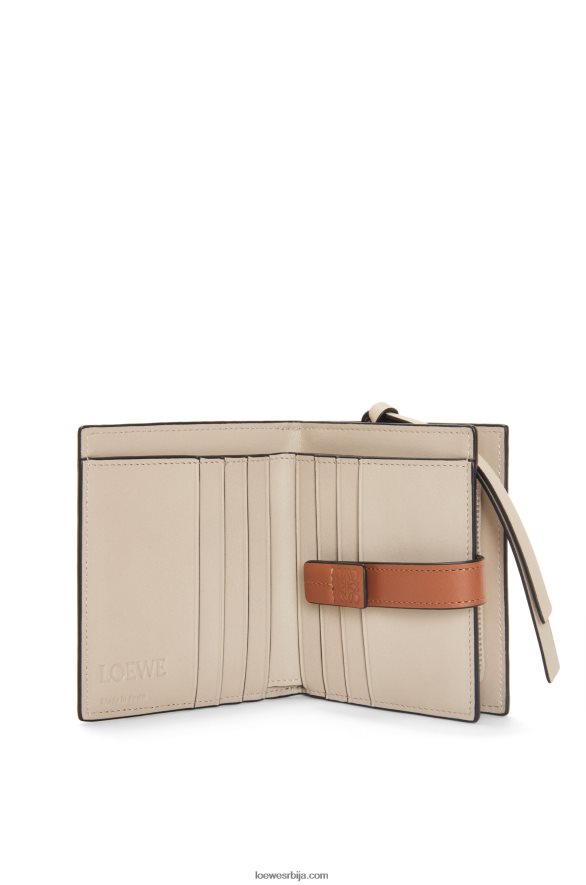 Loewe Жене компактни новчаник са патент затварачем од мекане телеће коже рузмарин/тан HJTY1226