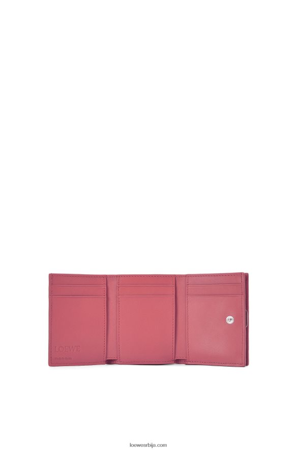Loewe Жене анаграм троструки новчаник од телеће коже шљунчаног зрна плумросе HJTY1238