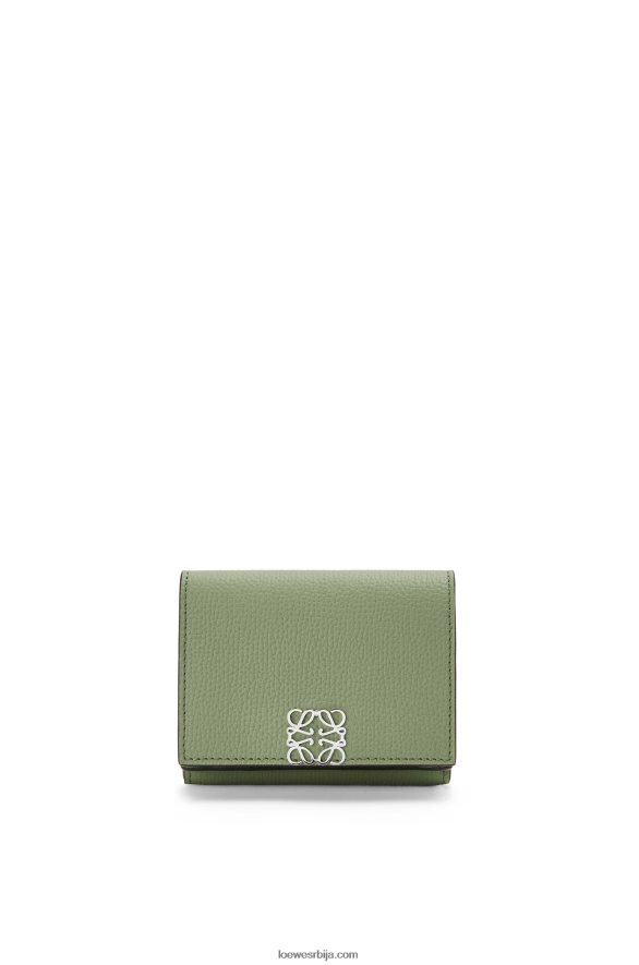 Loewe Жене анаграм троструки новчаник од телеће коже шљунчаног зрна рузмарин HJTY1247