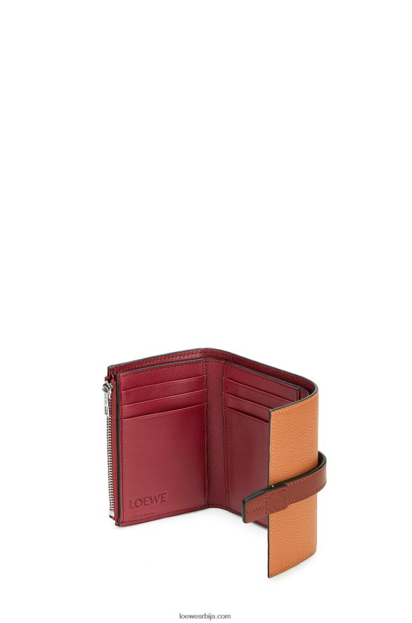 Loewe Жене мали вертикални новчаник од мекане телеће коже лагана карамела/пекан HJTY1256