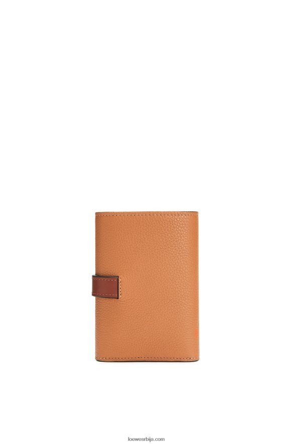 Loewe Жене мали вертикални новчаник од мекане телеће коже лагана карамела/пекан HJTY1256