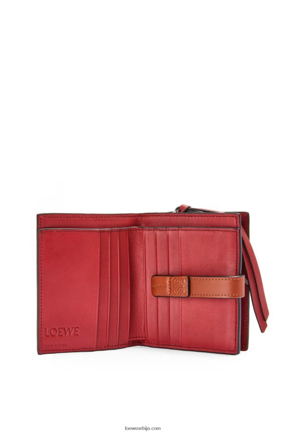Loewe Жене компактни новчаник са патент затварачем од мекане телеће коже лагана карамела/пекан HJTY1257