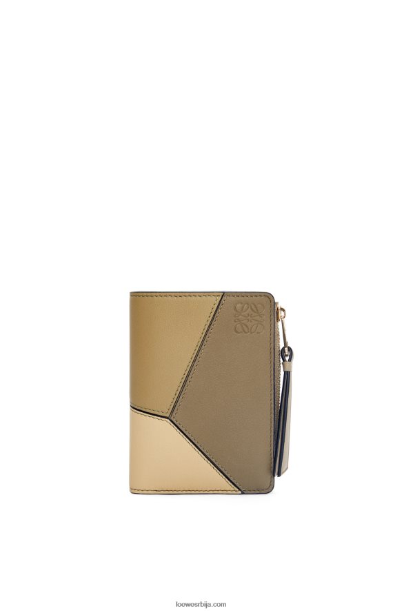 Loewe Жене пуззле танак двослојни новчаник од класичног телета глина зелена / путер HJTY1258
