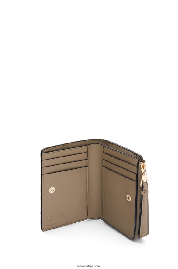 Loewe Жене пуззле танак двослојни новчаник од класичног телета глина зелена / путер HJTY1258