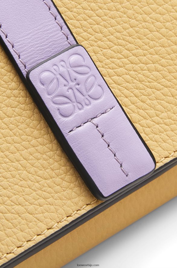 Loewe Жене троструки новчаник од мекане телеће коже тамни путер / љубичаста HJTY1266