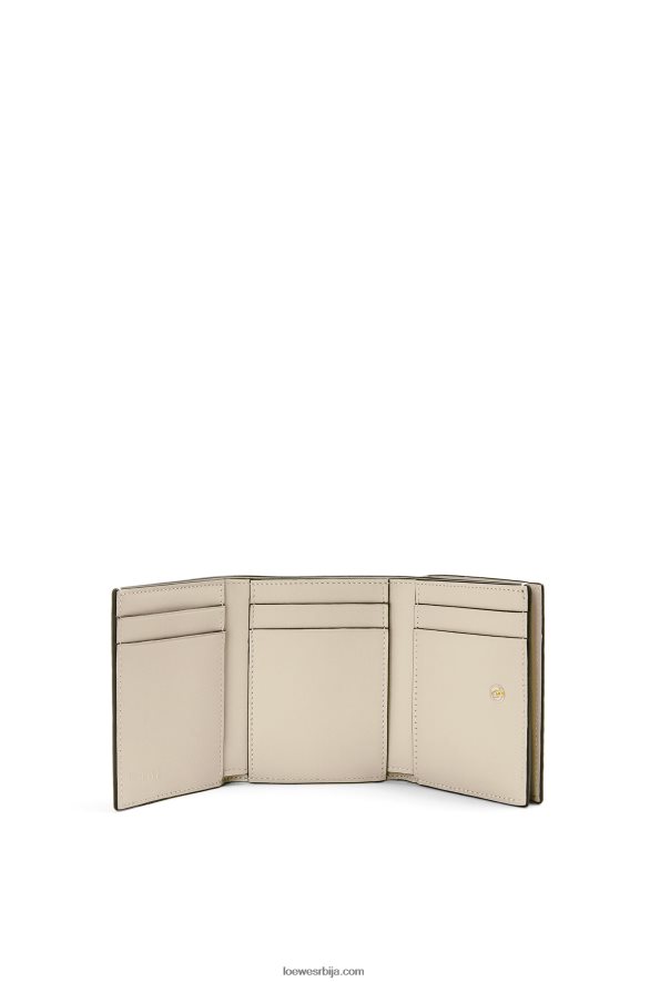 Loewe Жене поновљени троструки новчаник од рељефне свилене телеће коже лагани зоб HJTY1271