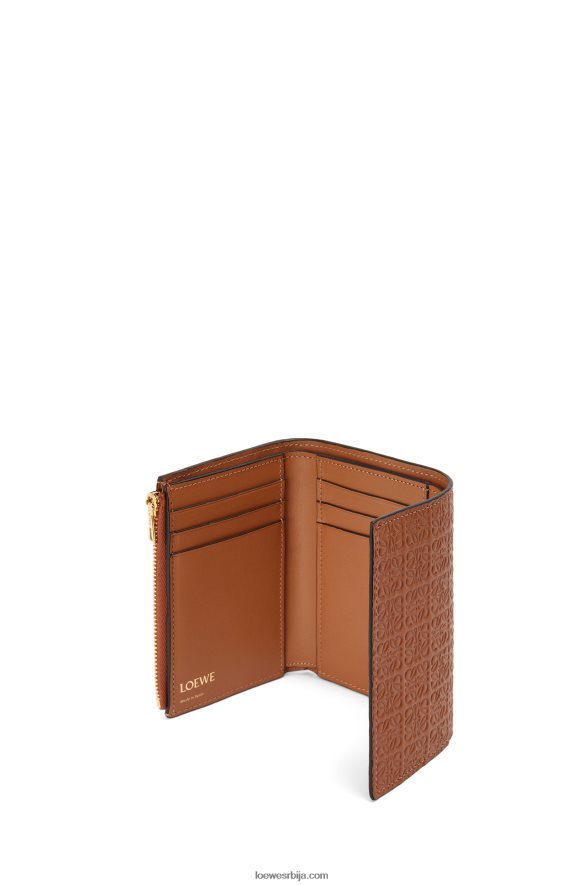 Loewe Жене поновите мали вертикални новчаник од рељефне свилене телеће коже тан HJTY1280