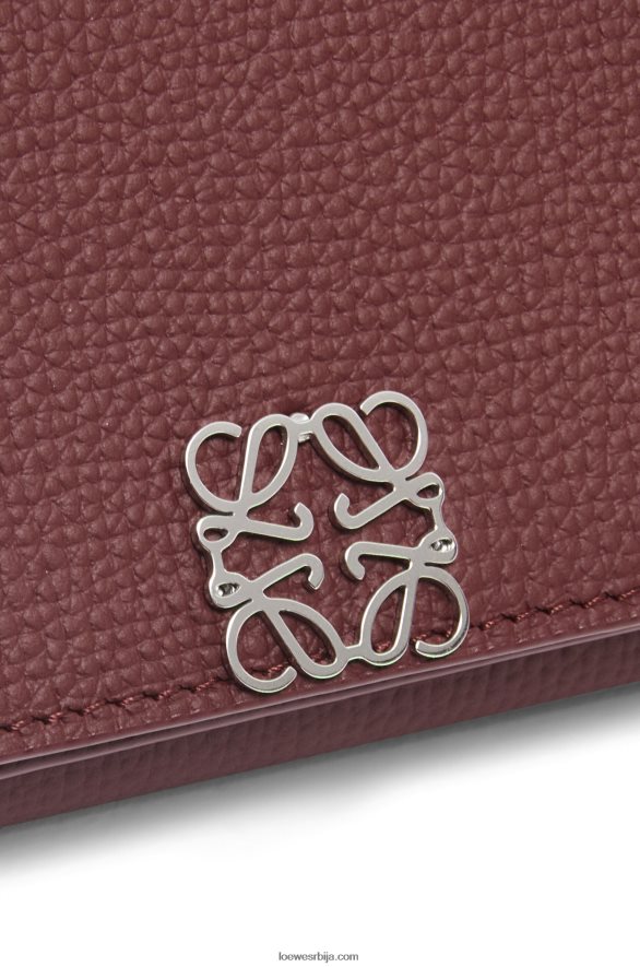 Loewe Жене анаграм троструки новчаник од телеће коже шљунчаног зрна бордо HJTY1296