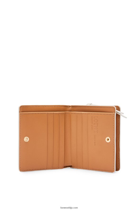 Loewe Жене Оцтопус компактни новчаник са патент затварачем од класичног телета мека бела HJTY1304