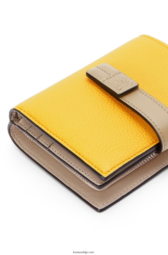 Loewe Жене компактни новчаник са патент затварачем од мекане телеће коже жуто / глинено зелено HJTY1308