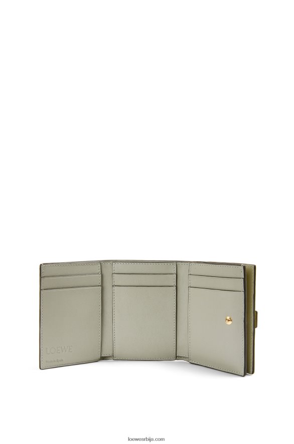 Loewe Жене троструки новчаник од мекане телеће коже лимето жута/авокадо зелена HJTY1311