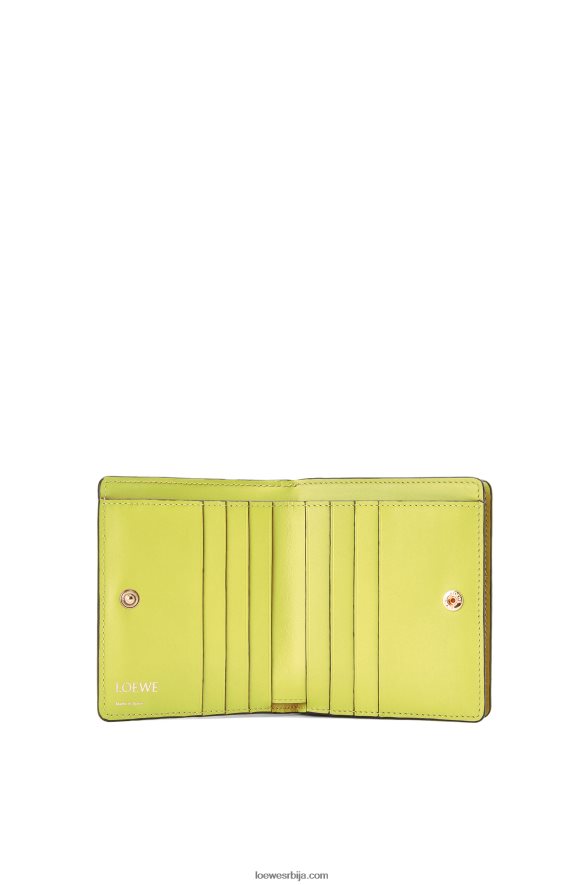 Loewe Жене компактни новчаник са патент затварачем од рељефне свилене телеће коже лимето жута HJTY1312
