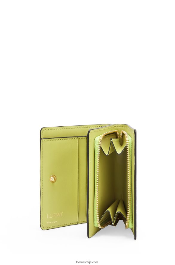 Loewe Жене компактни новчаник са патент затварачем од рељефне свилене телеће коже лимето жута HJTY1312