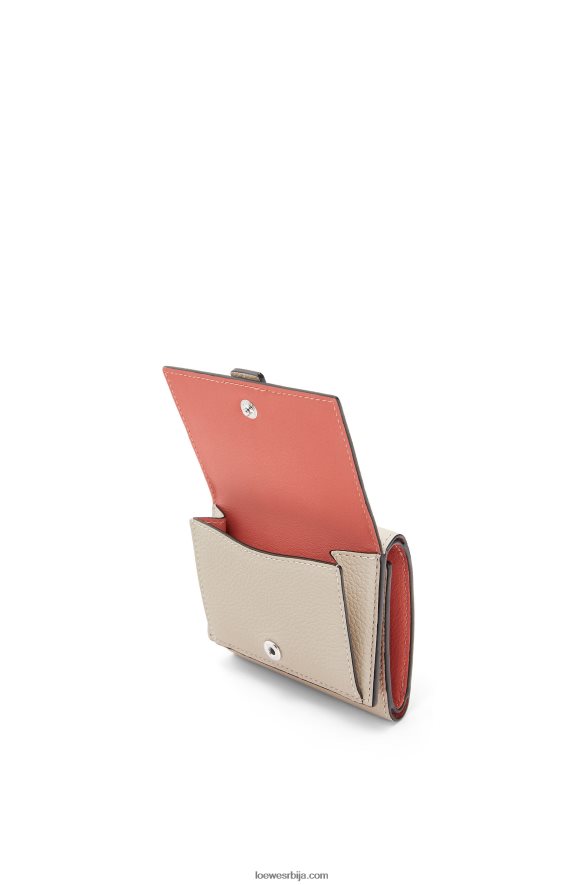 Loewe Жене троструки новчаник од мекане телеће коже лагани зоб/мед HJTY1315