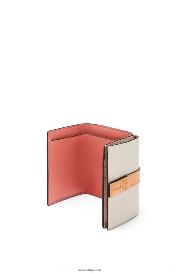 Loewe Жене троструки новчаник од мекане телеће коже лагани зоб/мед HJTY1315