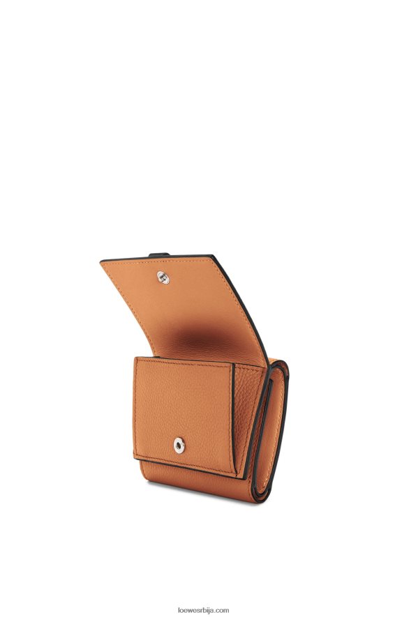 Loewe Жене троструки новчаник од мекане телеће коже лагана карамела/пекан HJTY1316