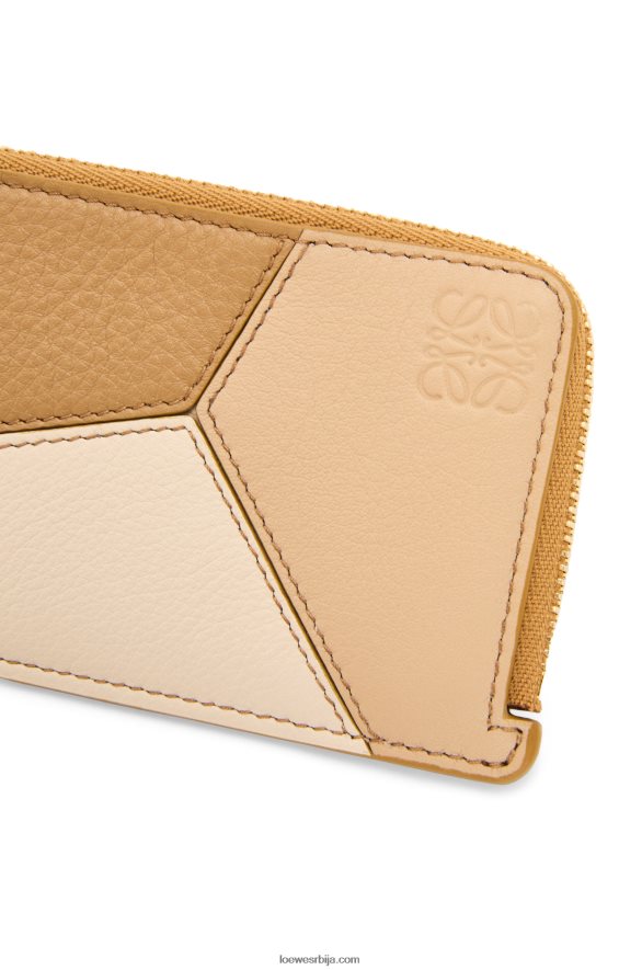 Loewe Жене слагалица држач картице од класичне телеће коже ангора/прашна беж HJTY1326