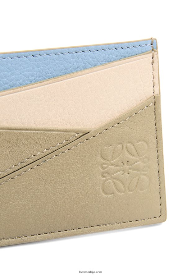 Loewe Жене пуззле обичан држач картице од класичне телеће коже прашњаво плава/зелена жалфија HJTY1327