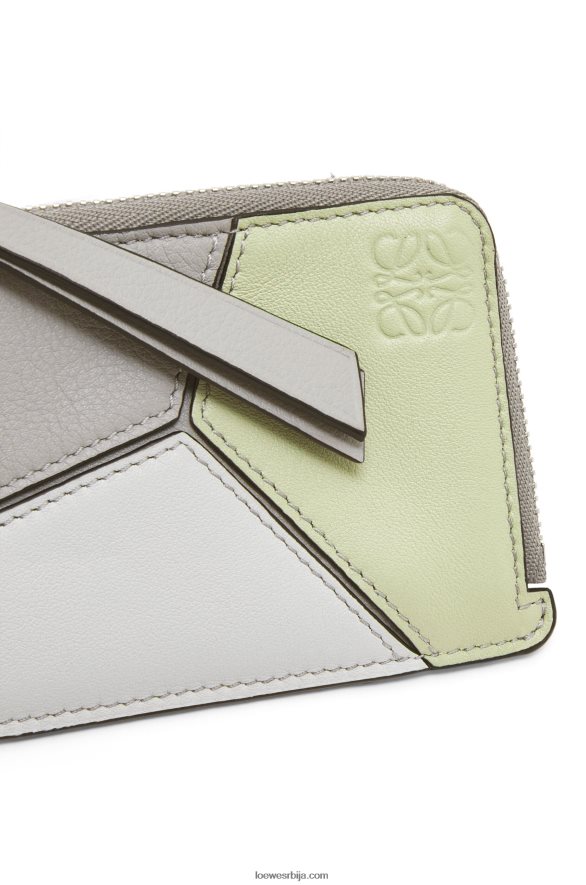 Loewe Жене слагалица држач картице од класичне телеће коже пепељасто сиви/светли селадон HJTY1348
