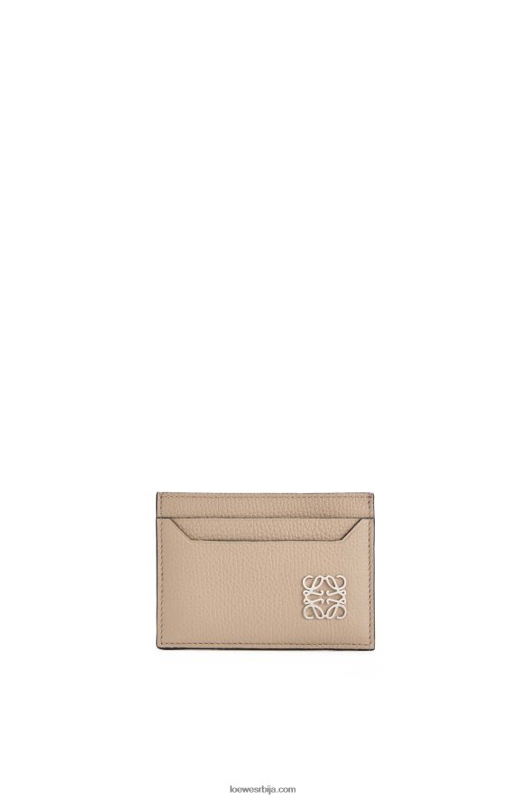 Loewe Жене анаграм обичан држач картице од шљунковите телеће коже песак HJTY1357