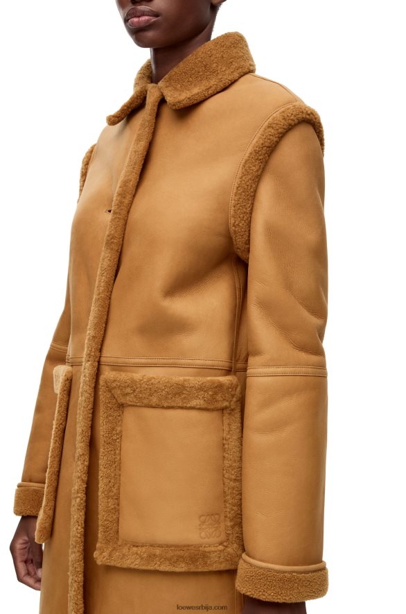 Loewe Жене капут од стриже карамела HJTY1122