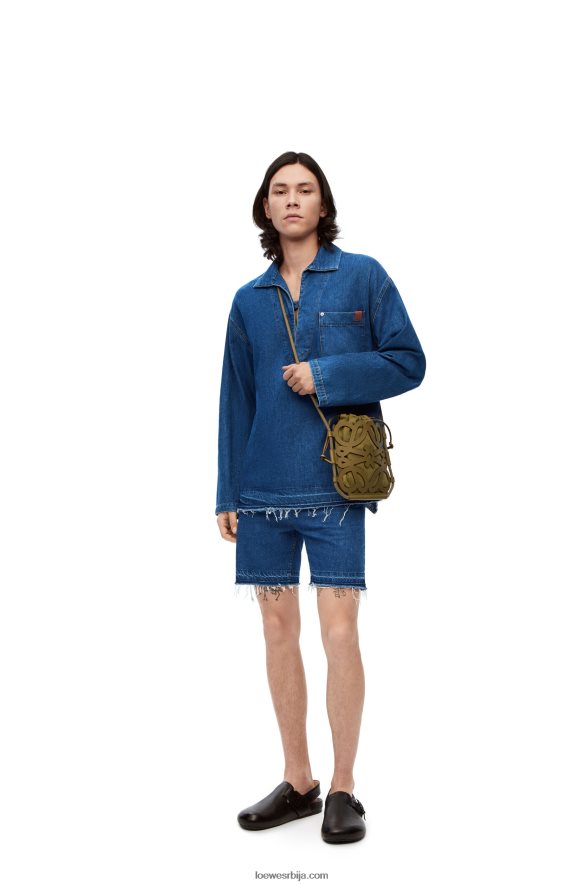 Loewe Жене попречно тело са анаграмским изрезом од класичне телеће коже и платна маслина HJTY226