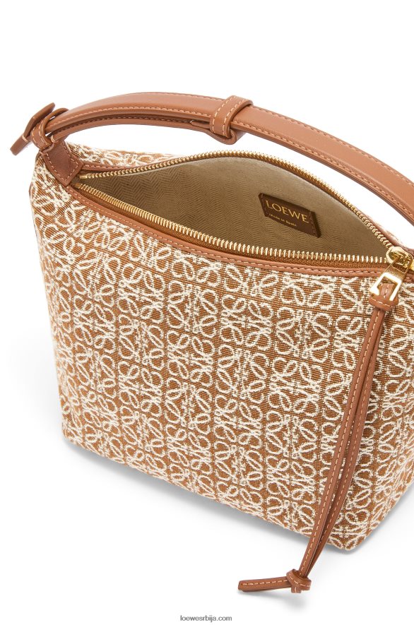 Loewe Жене мала куби торба од анаграм жакарда и телеће коже тан/пецан HJTY504