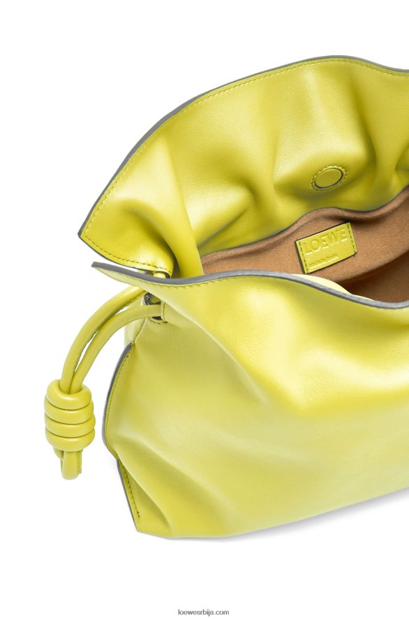 Loewe Жене фламенко квачило од напа телеће коже лимето жута HJTY608