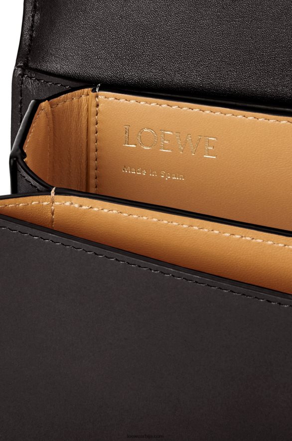 Loewe Жене мала гоја торба од свилене телеће коже црн HJTY269