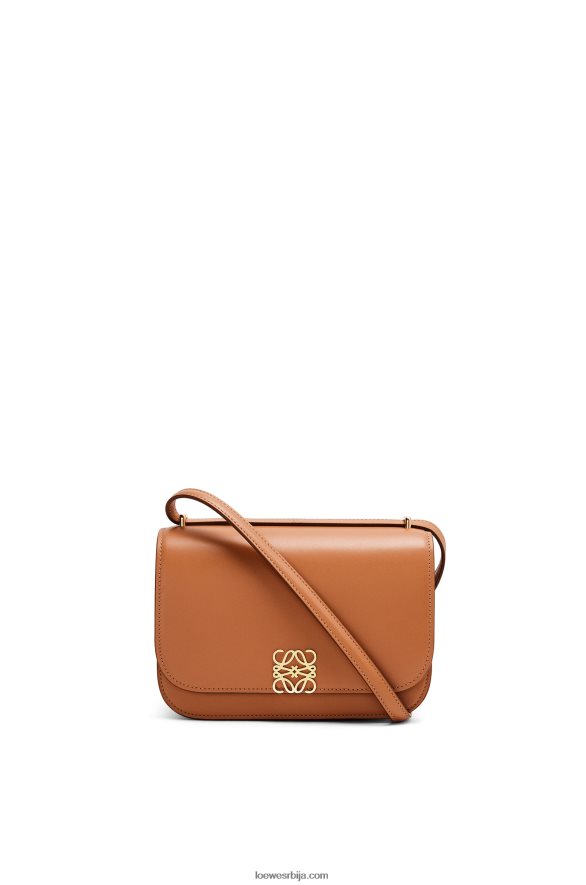 Loewe Жене мала гоја торба од свилене телеће коже тан HJTY280