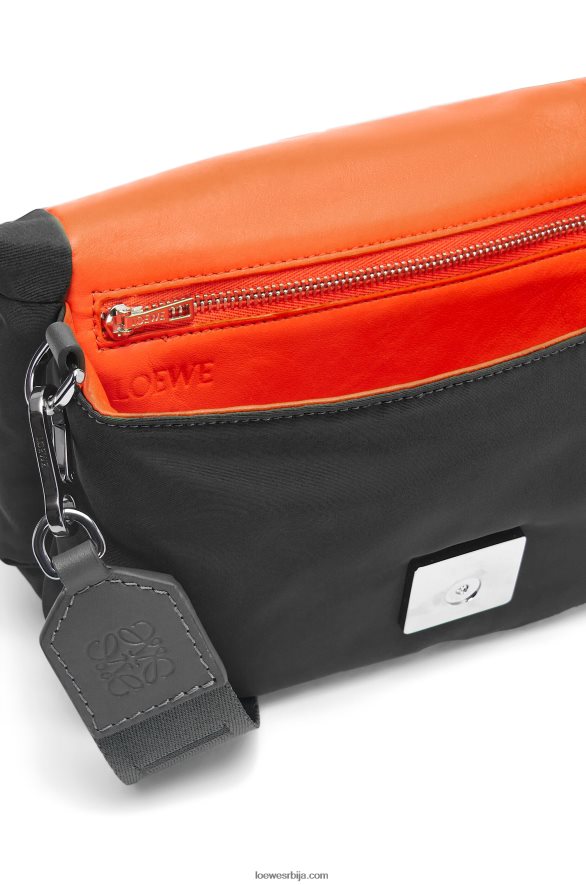 Loewe Жене мини пуффер гоиа торба од најлона црн HJTY311