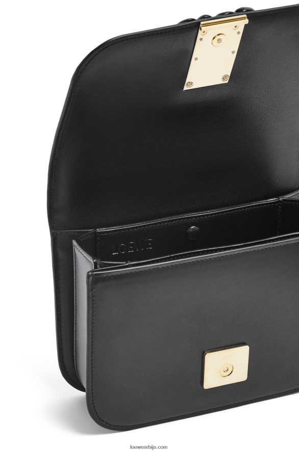 Loewe Жене мала гоја торба од свилене телеће коже црн HJTY456