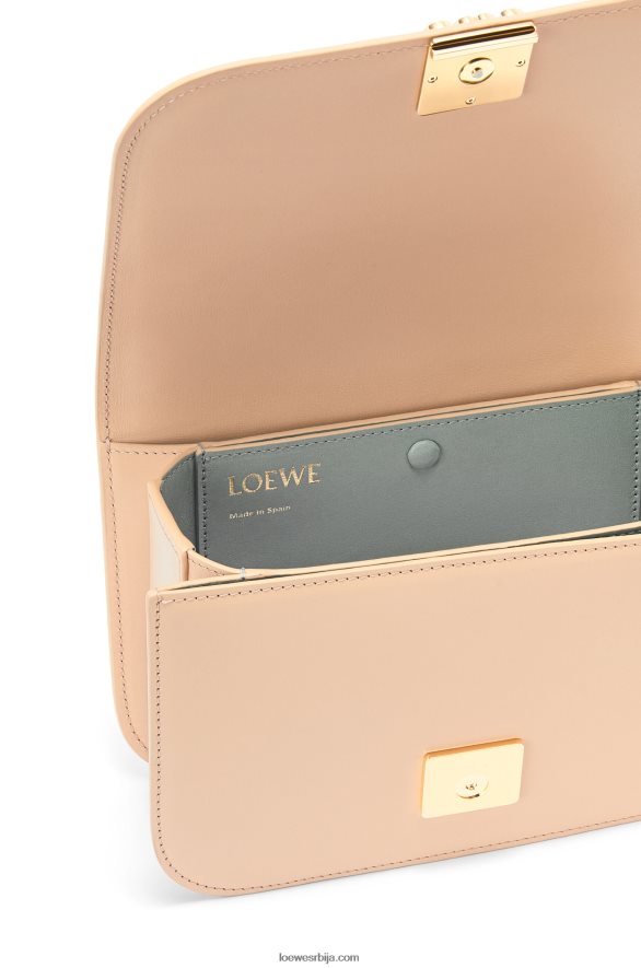 Loewe Жене мала гоја торба од свилене телеће коже нуде HJTY493