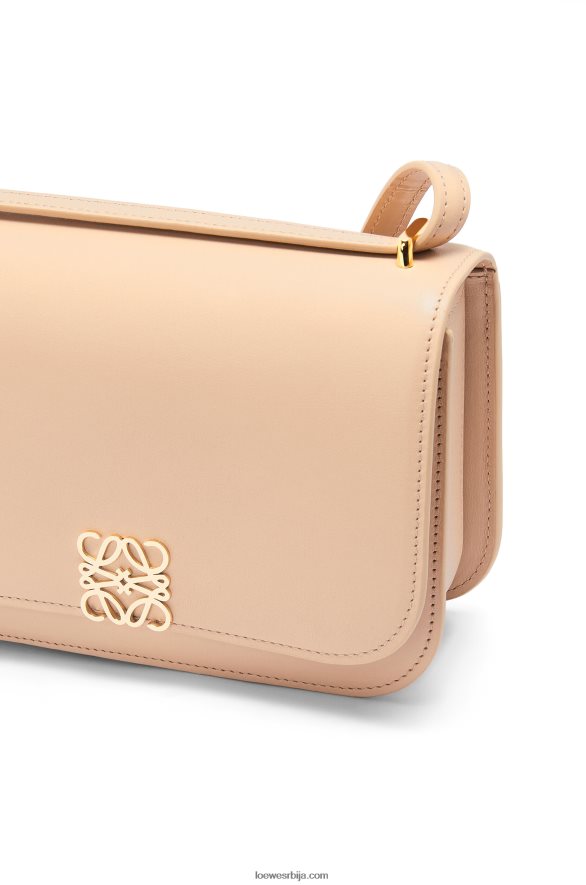 Loewe Жене мала гоја торба од свилене телеће коже нуде HJTY493