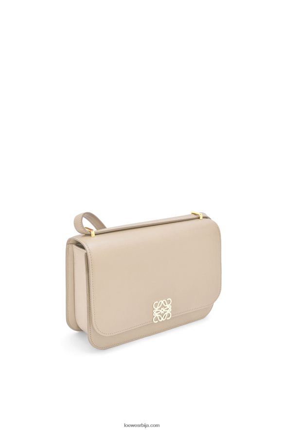 Loewe Жене гоја торба од свилене телеће коже светлосни дух HJTY546