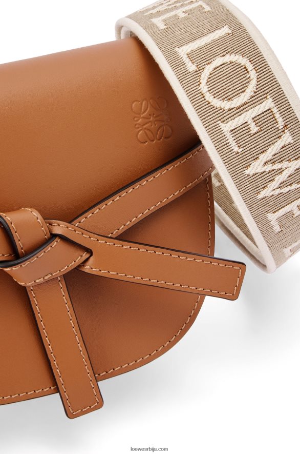 Loewe Жене мини гате дупла торба од меке телеће коже и жакарда тан HJTY215