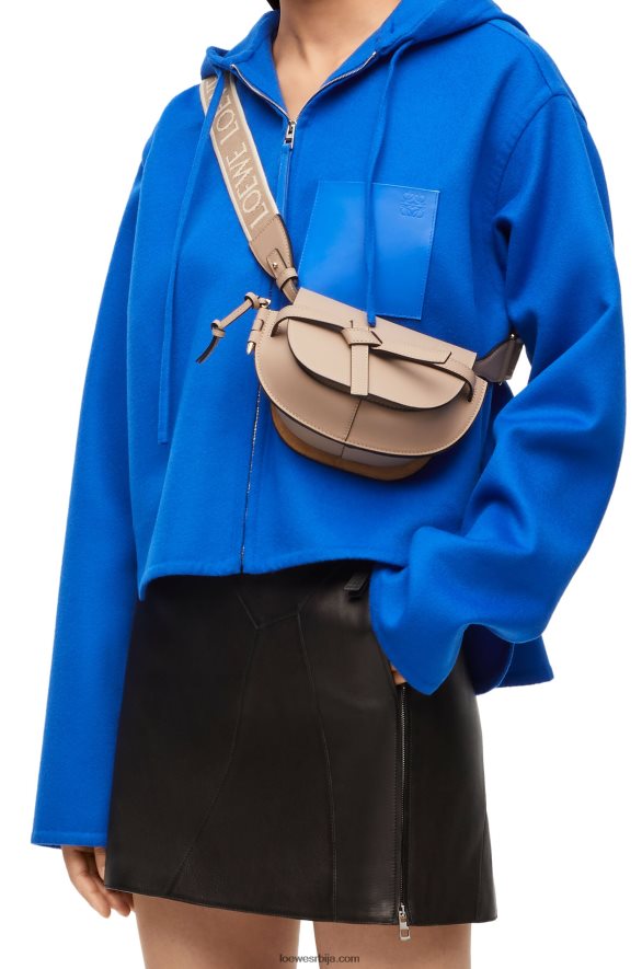 Loewe Жене мини гате дупла торба од меке телеће коже и жакарда песак HJTY218