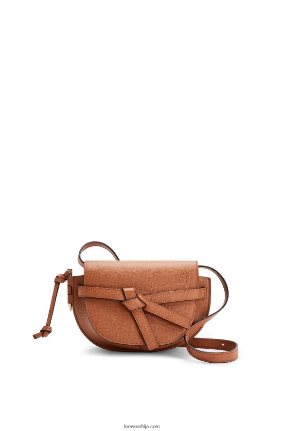 Loewe Жене мини гате дупла торба од телеће коже од шљунчаног зрна тан HJTY237