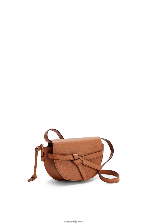 Loewe Жене мини гате дупла торба од телеће коже од шљунчаног зрна тан HJTY237