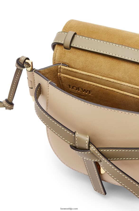 Loewe Жене мини гате дупла торба од меке телеће коже глинено зелена/прашна беж HJTY240