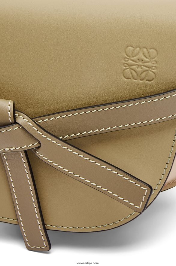 Loewe Жене мини гате дупла торба од меке телеће коже глинено зелена/прашна беж HJTY240